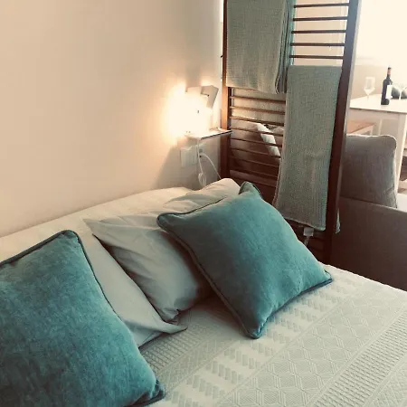 Stunning Penthouse Near Estepona Port 埃斯特波纳